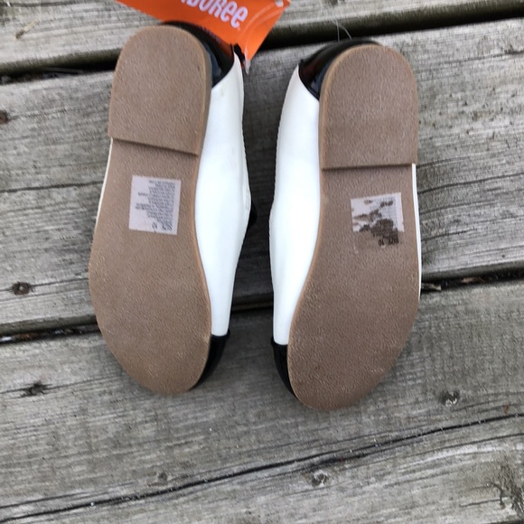 NWT Gymboree girls black & white dress shoes 10 - Picture 3 of 4